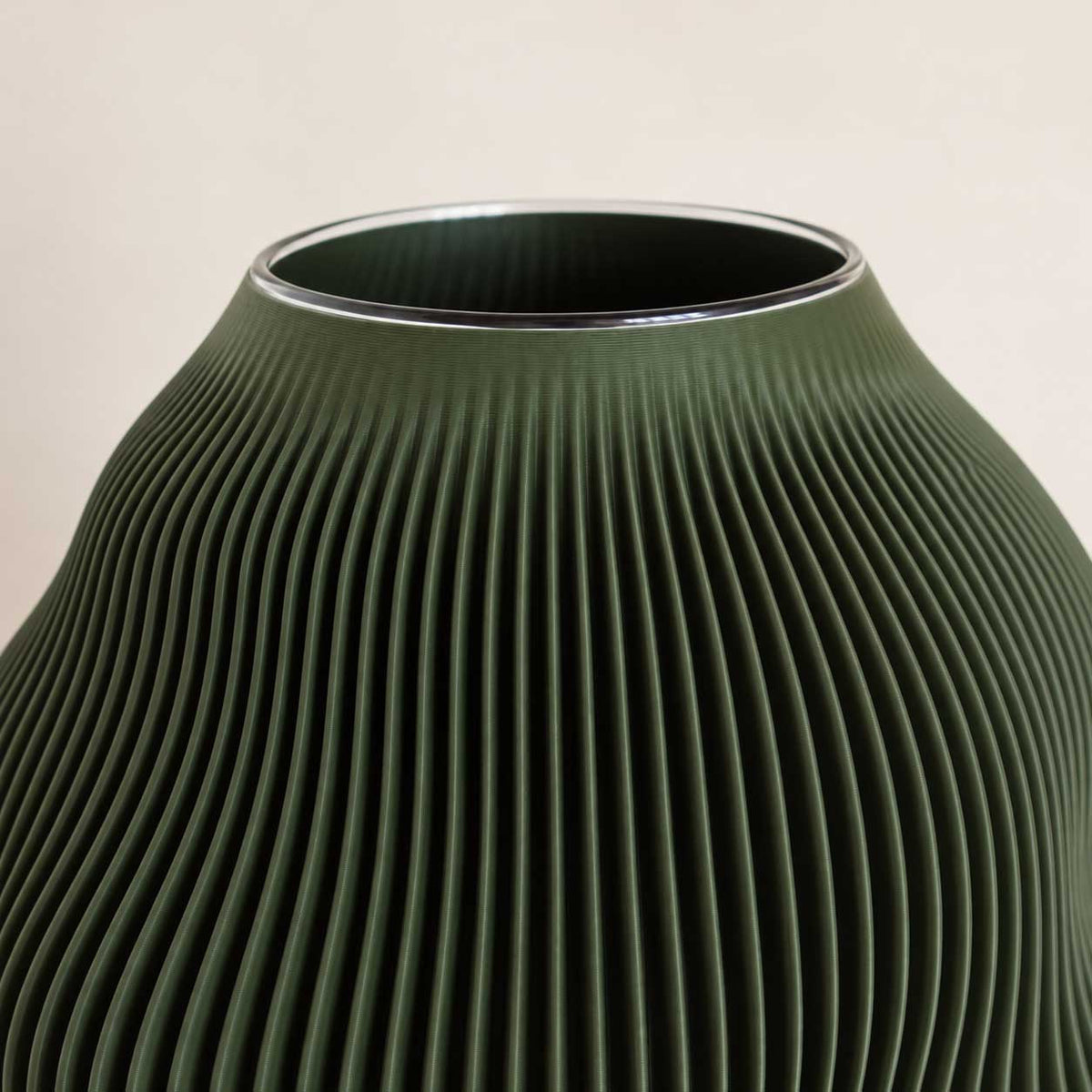 Small Olive – organisk vase i olivengrøn - 15 cm