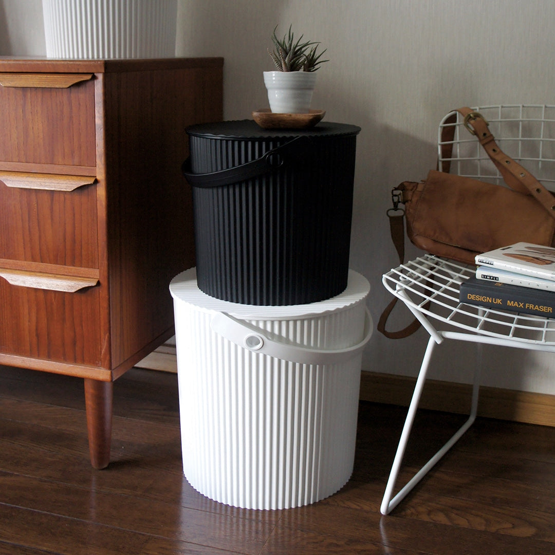 Japansk Plastspand med låg – Sort