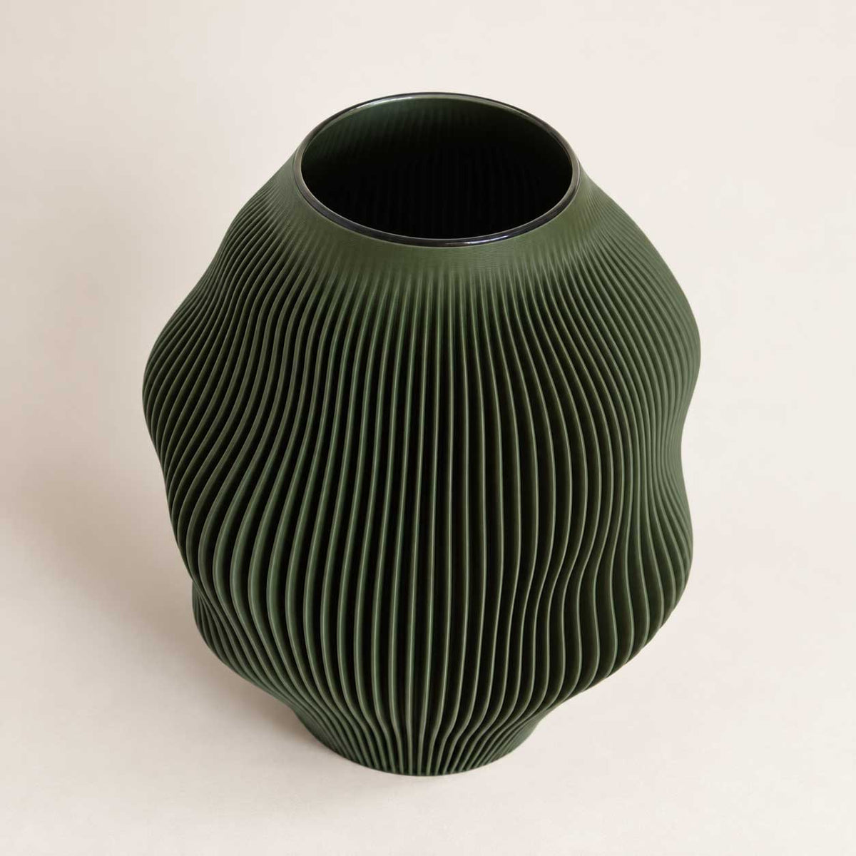 Big Olive – organisk vase i olivengrøn - 20 cm