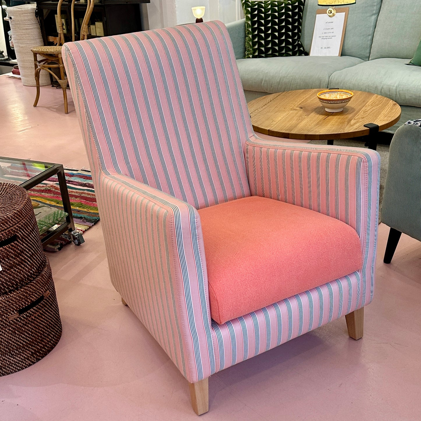Designers Guild Rockford Lænestol høj ryg -Stripe-Hibiscus